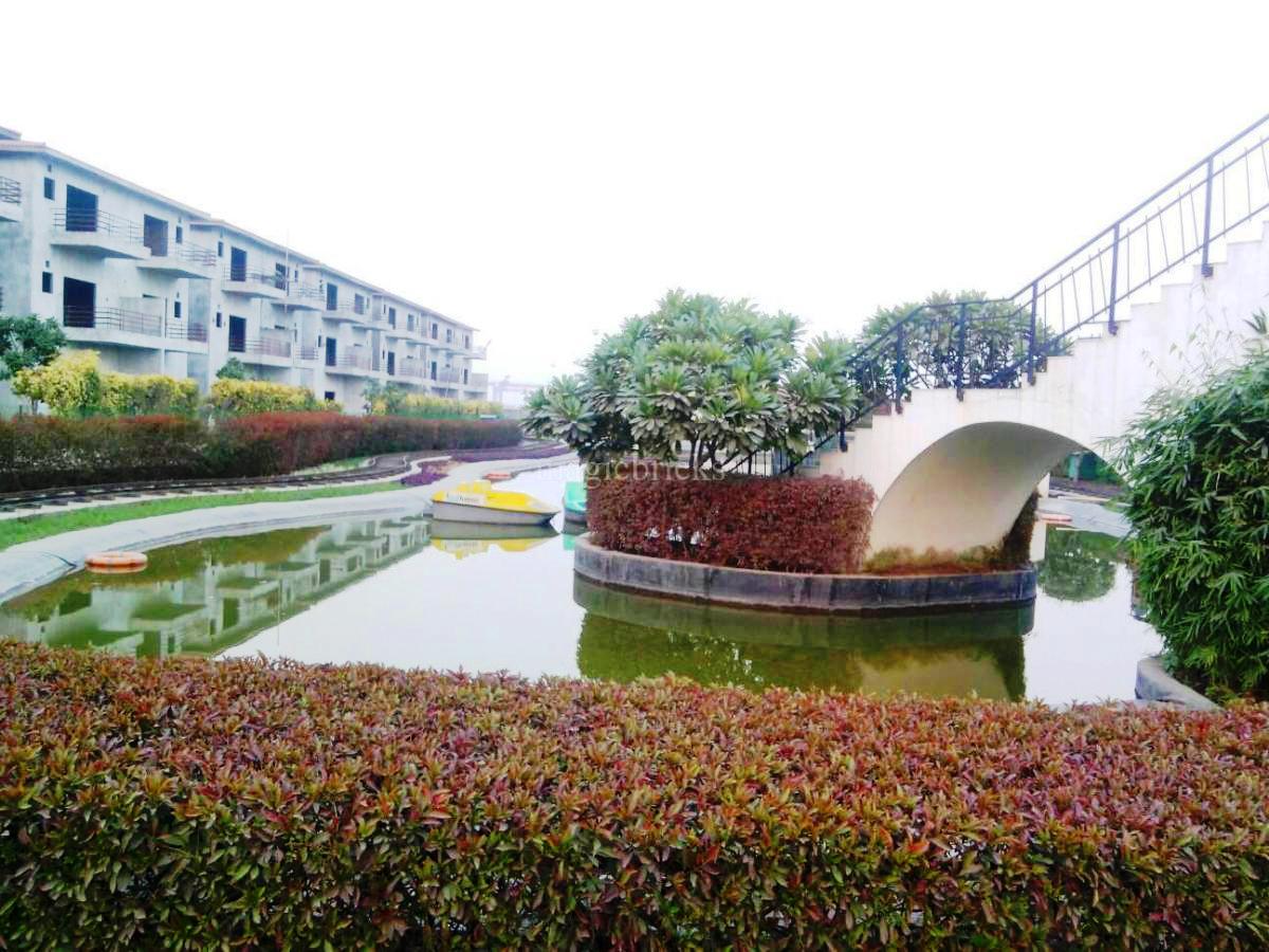 Paramount Golf Foreste Greater Noida delhibuilder Paramount Golf Foreste Greater Noida delhibuilder